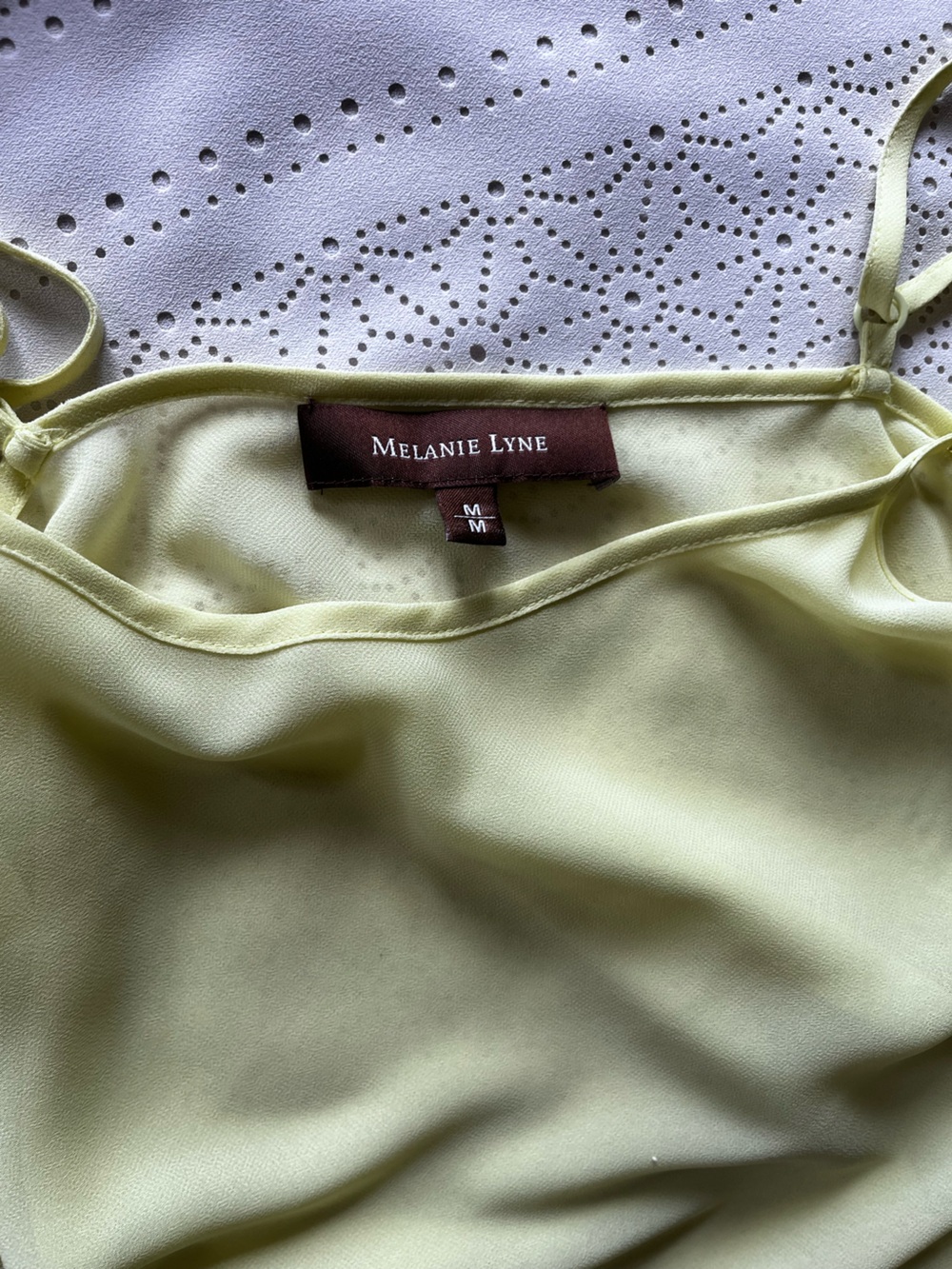 MELANIE LYNE White & Chartreuse Top Size M